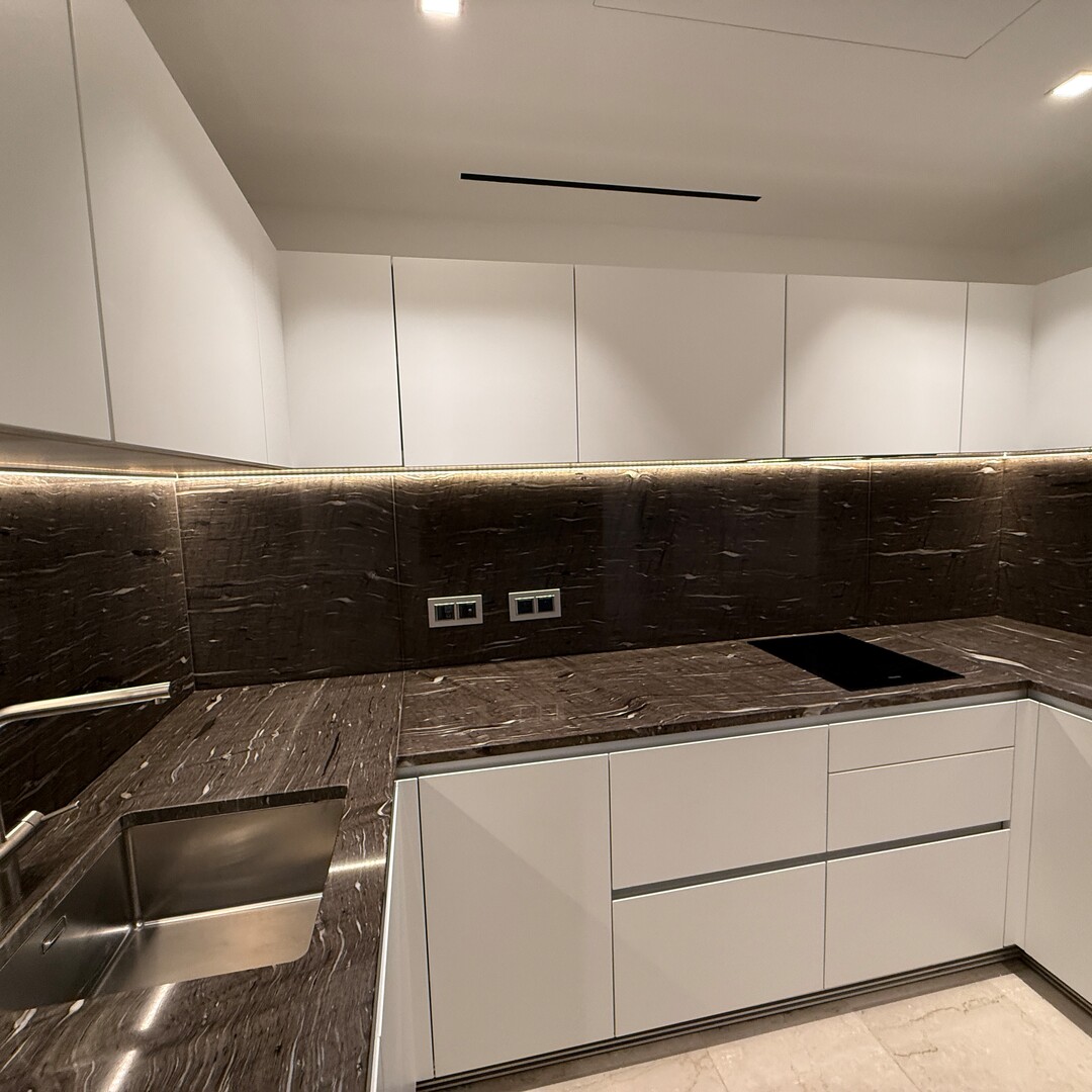 Monolocale ad uso misto in un nuovo edificio