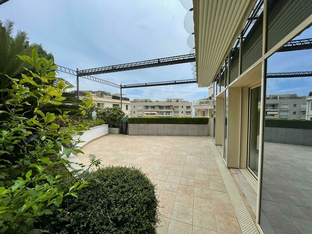 LAROUSSE-SAINT ROMAN / ROCAZUR / 5 STANZE CON UNA TERRAZZA ECCEZIONALE