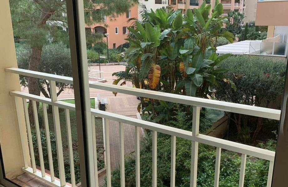 monolocale ammobiliato e vista giardini