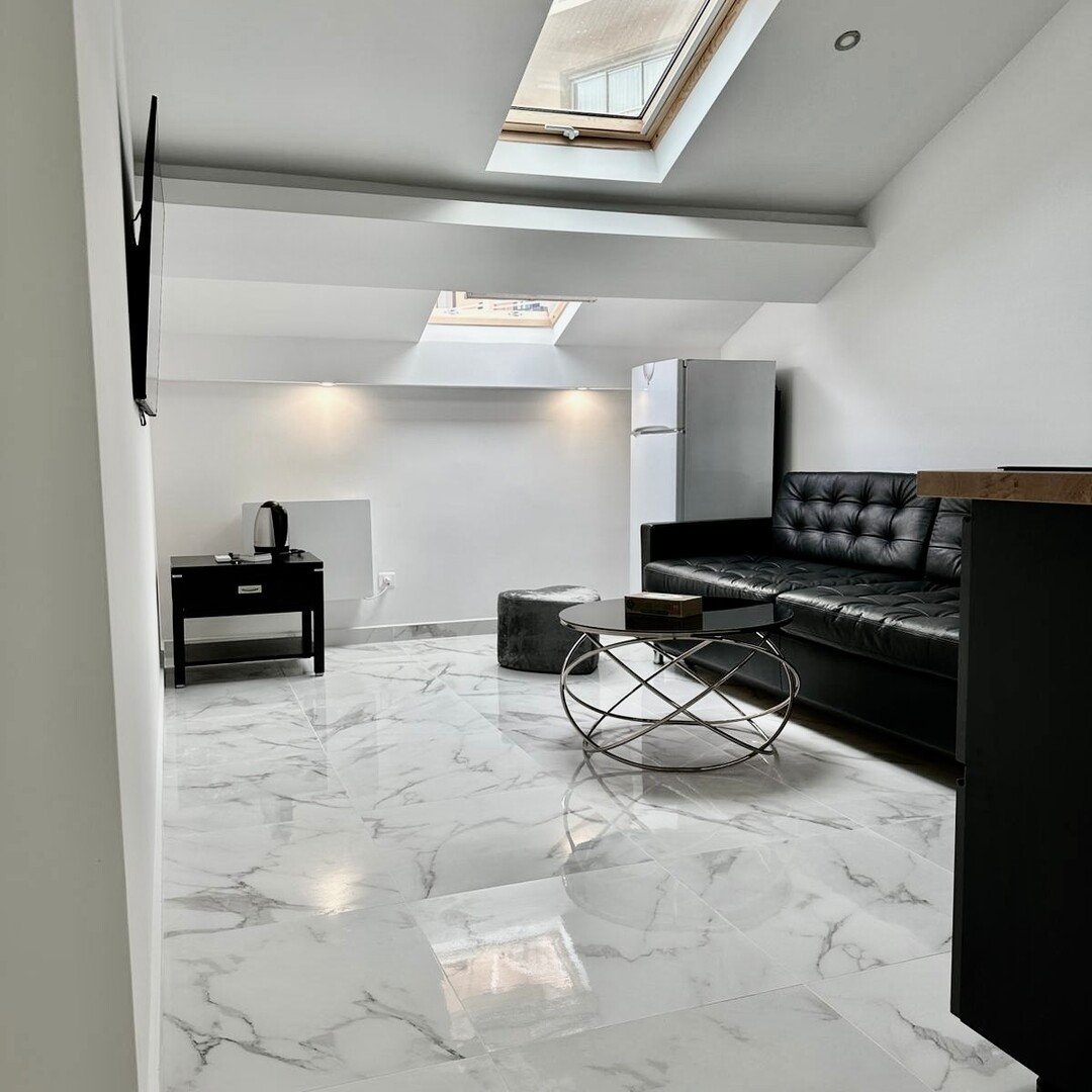 Luminoso monolocale ristrutturato in un affascinante edificio vicino al Carré d'Or