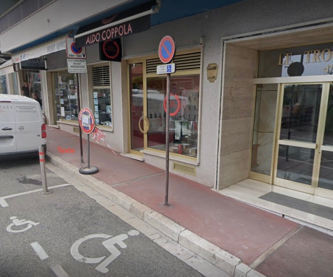 Locale commerciale con finestra