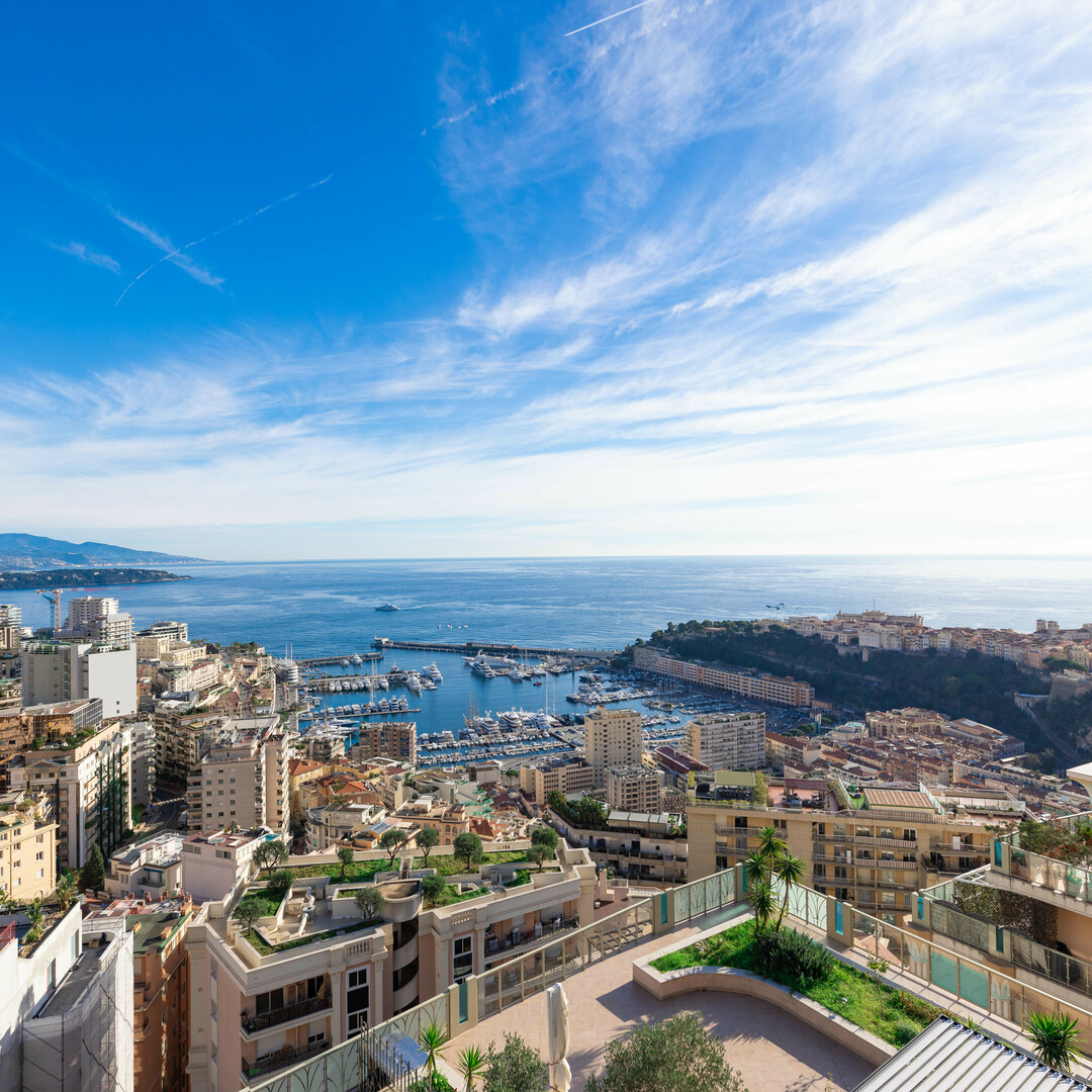 MAGNIFICO ATTICO CON VISTA MARE