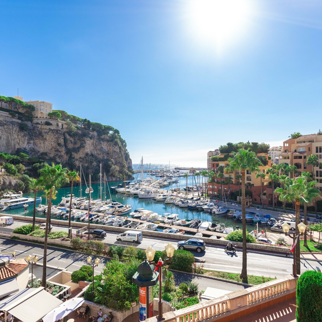 GRANDE UFFICIO CON VETRINA