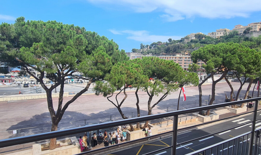 Appartamento con 2 camere da letto con vista sulla pista F1 in prima fila
