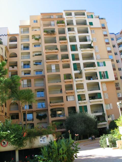 Sole Agent – High-end renovated luxury apartment with sea view