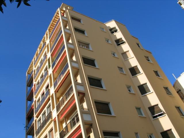 Sole Agent – High-end renovated luxury apartment with sea view